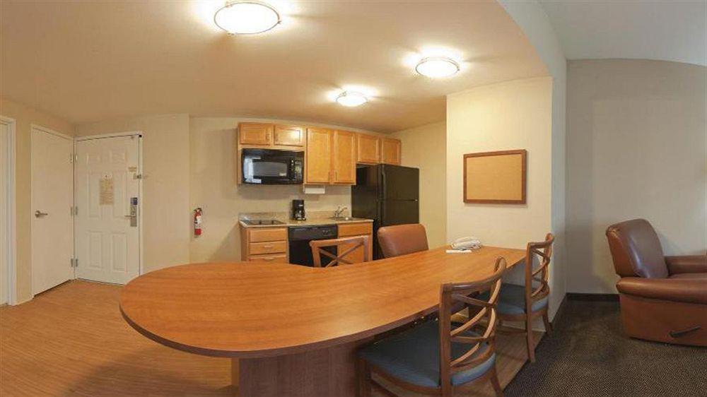 Candlewood Suites Pearl By Ihg Esterno foto